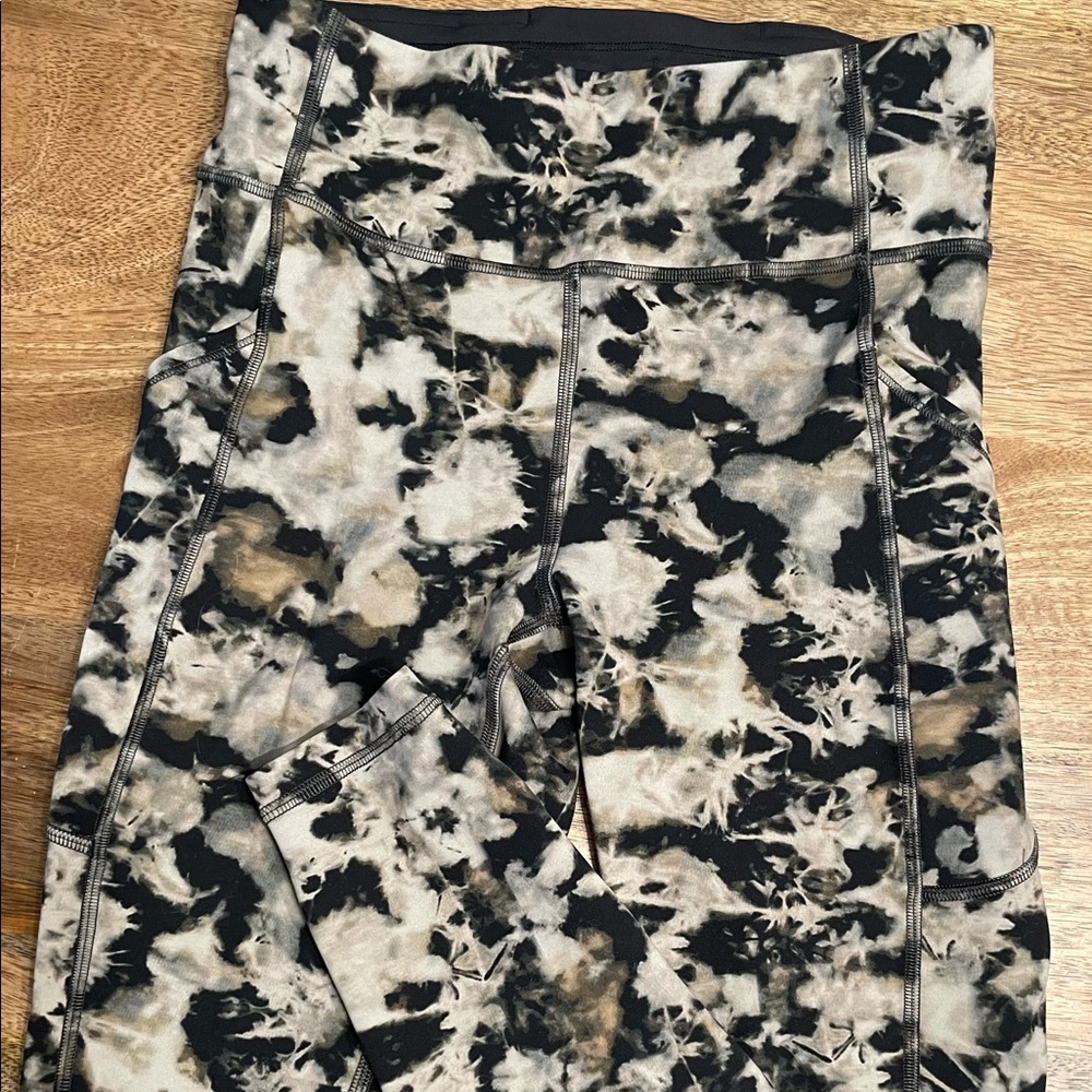 Lululemon Pants in-stores now!